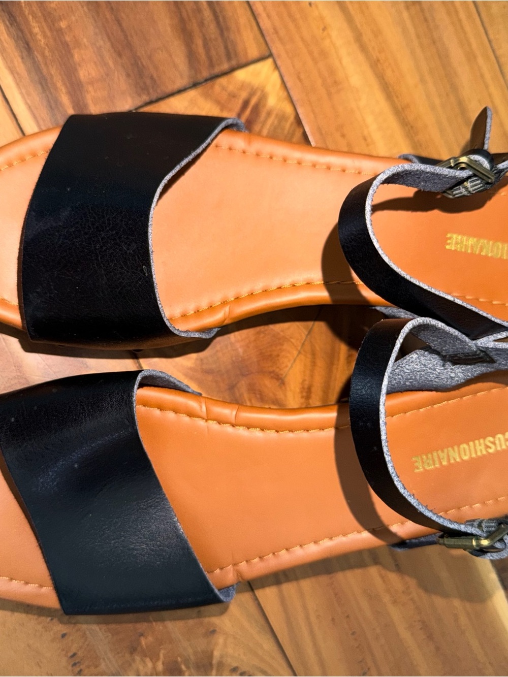 Cushionaire Sloan sandal size 11